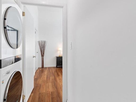 4th image of 520 Ashford Ave APT 25