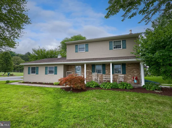 400 Countryside Dr, Ephrata, PA 17522