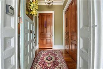 558 Entryway