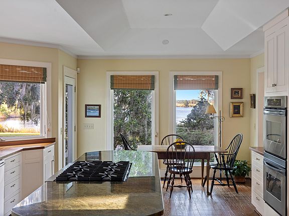 51st image of 1451 River Rd