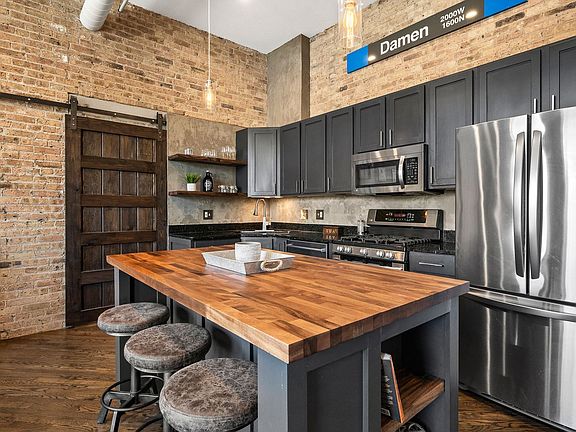 2nd image of 1400 N Milwaukee Ave APT 205