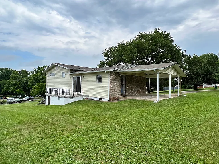 101 Londonderry Rd — Photo 25