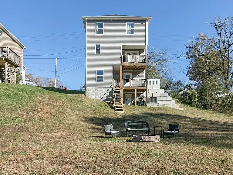 924 E Happy Hollow Dr — Photo 25