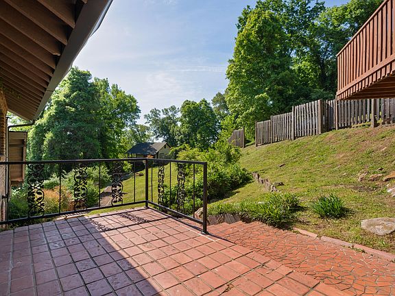54th image of 2910 Crest Terrace Dr