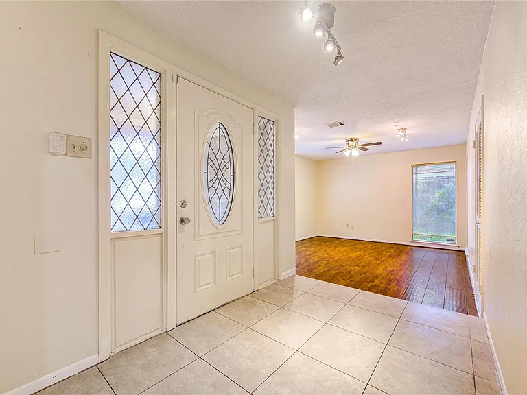 12810 Chaseland Ln — Photo 35
