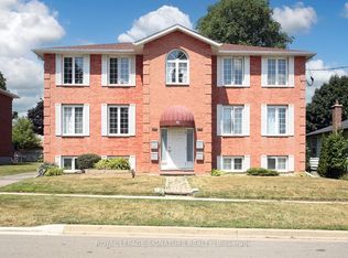 42 Tecumseh Ave #4, Oshawa, ON L1G 3N4