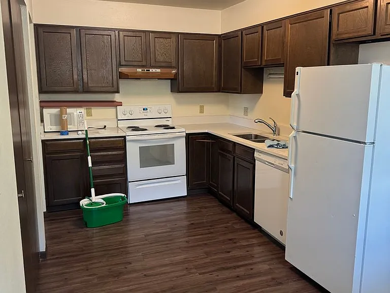 1616 Person St — Photo 4