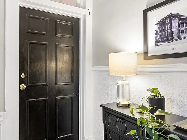 912 Matoaka St #1 — Photo 4