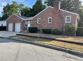 30 Benjamin Dr, North Providence, RI 02904
