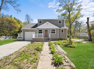 28 Myrtle Ave, Central Islip, NY 11722