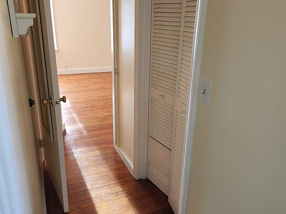 Walk-in closet for 1st bedroom