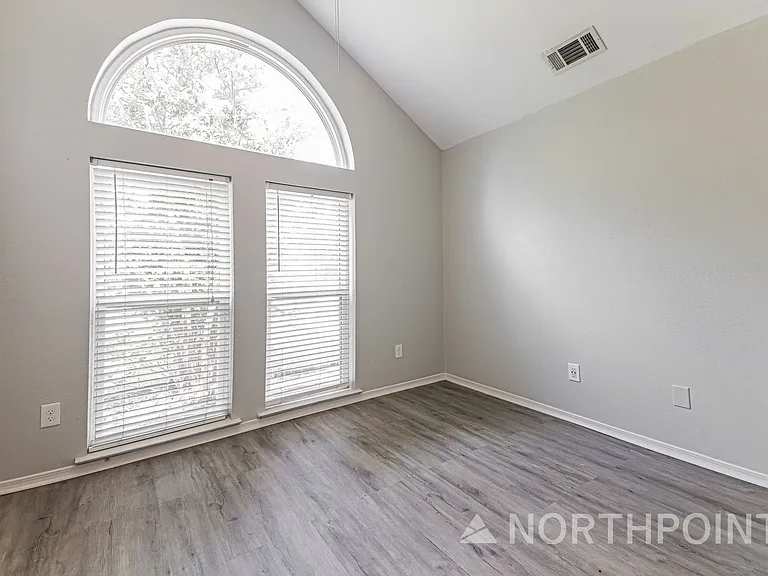 401 Kathy Ln — Photo 12