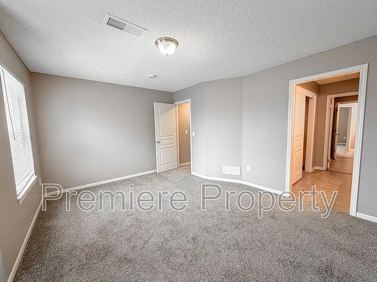 264 N Hedge Ln — Photo 15