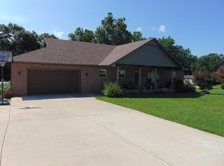 6103 Hunters Glen Road, Seligman, MO 65745