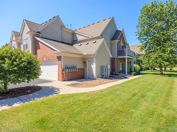 5th image of 34593 Northrup Dr