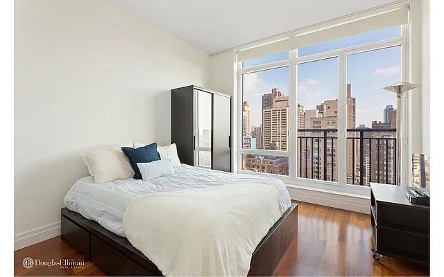 Rented by Douglas Elliman | media 16