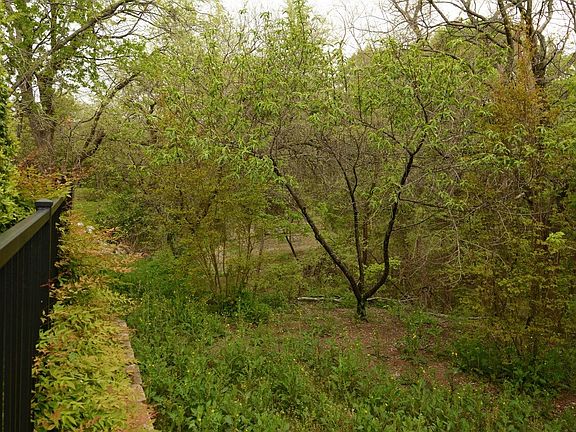4th image of 506 Rainforest Ln