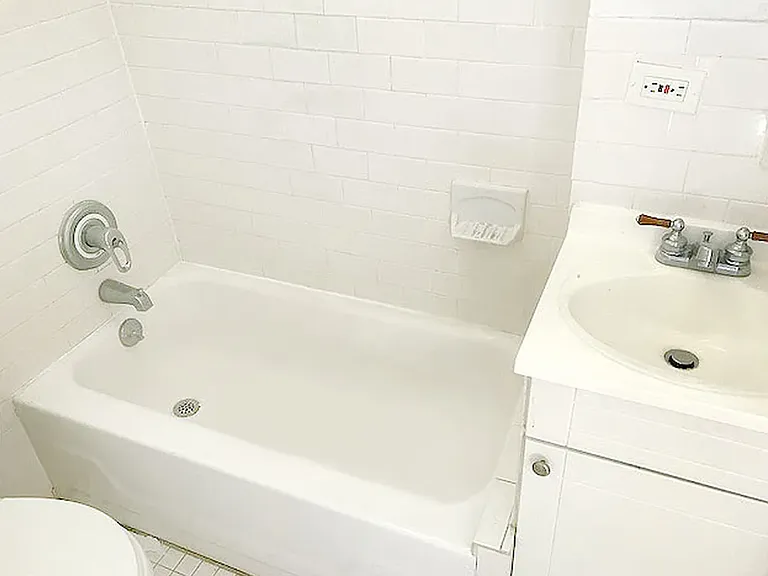 42 W 72nd St #6-C — Photo 5