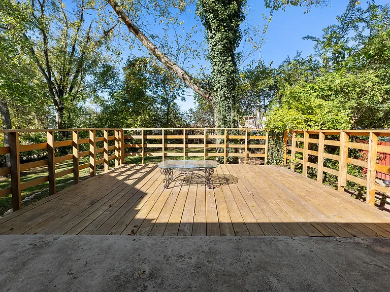 160 Como Ave — Photo 15