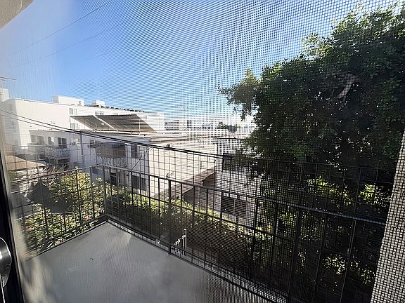 2nd image of 5030 Maplewood Ave #206