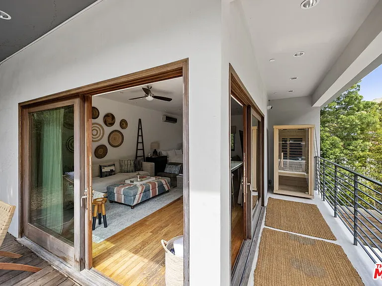 2035 De Mille Dr — Photo 38