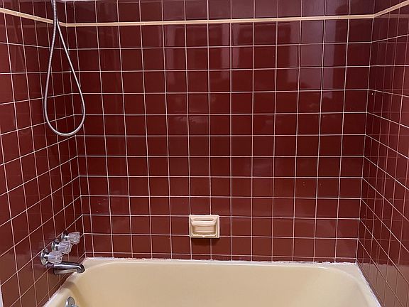 4th image of 194 W Cheltenham Ave Floor 2