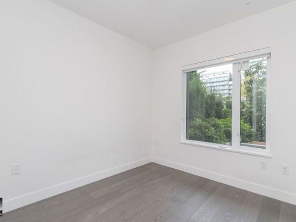 2 bedroom rental in Vancouver — photo 16