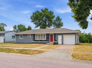 1018 W Birch Ave, Mitchell, SD 57301