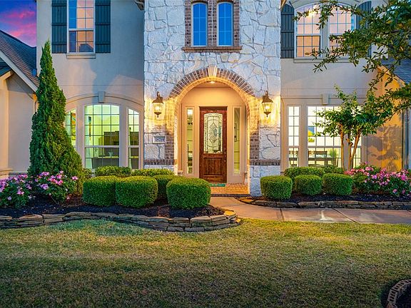 3rd image of 18719 S Bee Cave Springs Cir