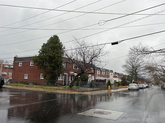 3rd image of 435 Eastlawn Ave