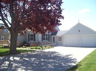 N8305 Jolly St, Ixonia, WI 53036