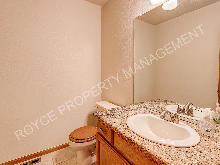 9814 Grove St #C — Photo 12