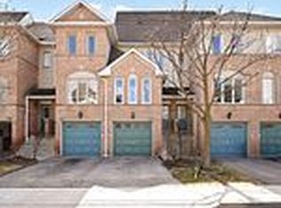 1050 Bristol Rd W #32, Mississauga, ON L5V 2E8