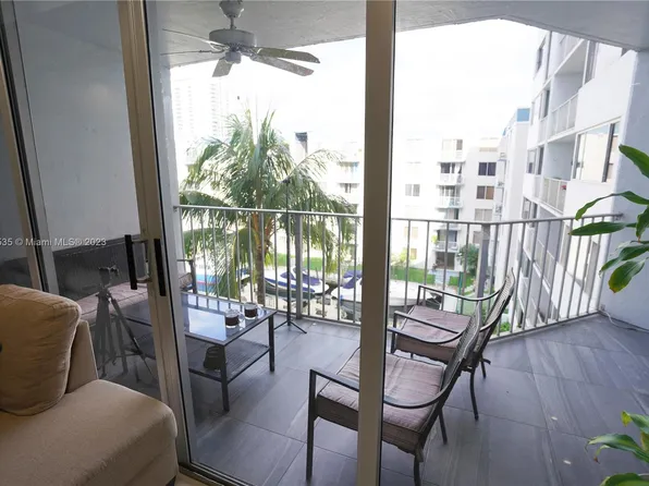1700 NW North River Dr APT 504, Miami, FL 33125