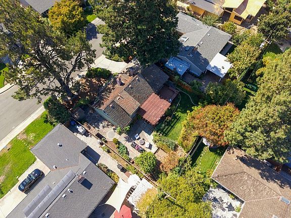 3rd image of 1667 Montemar Way