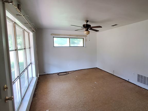 5th image of 1519 Holden Ave