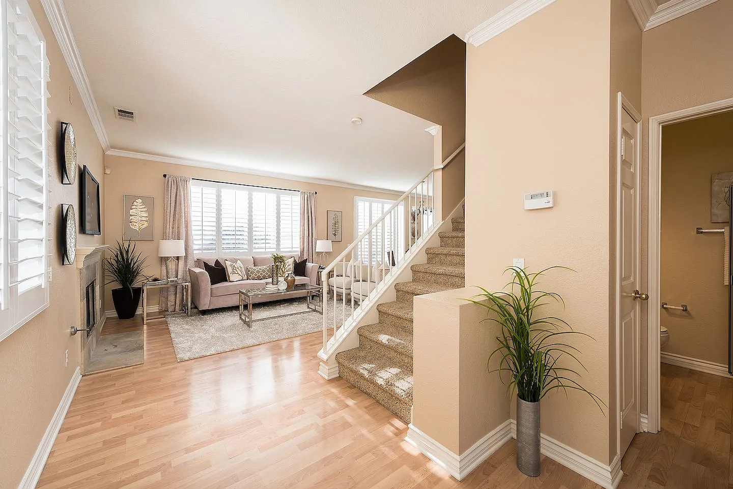 4 bed, 2000 sqft, $8,500 — Photo 1