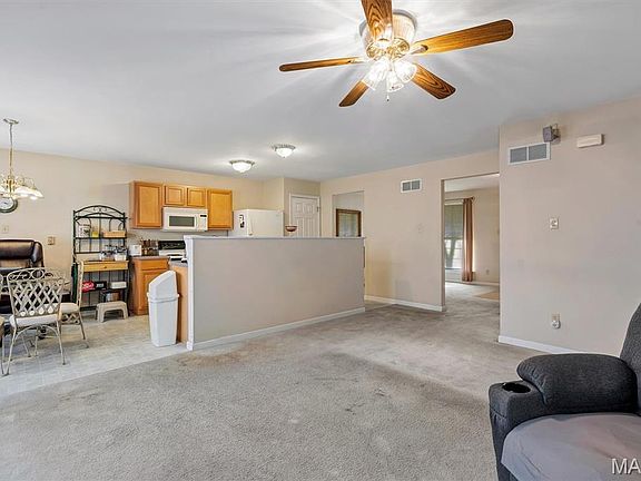 5th image of 433 Summit Tree Ct