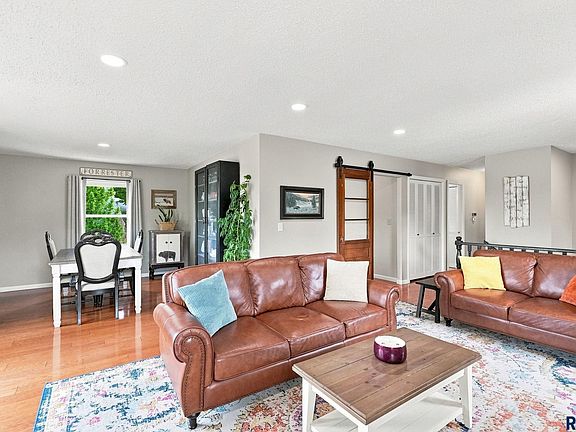 5th image of 4200 S Glenview Rd