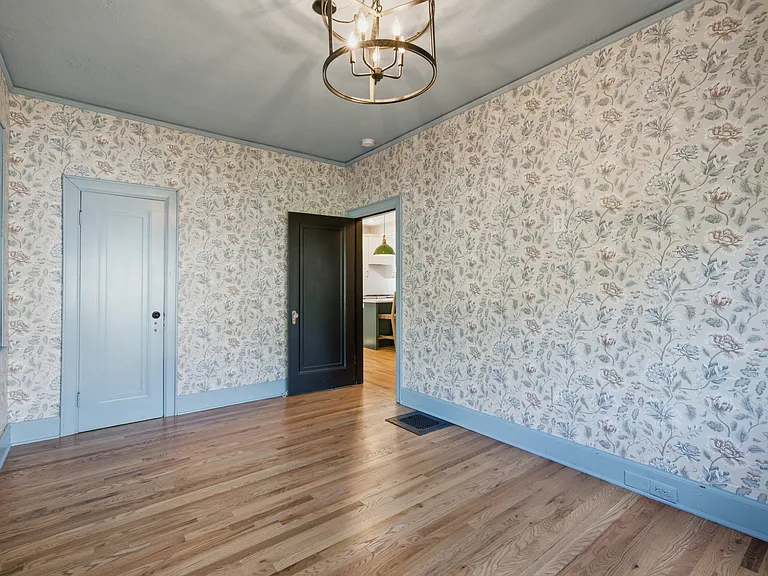 1043 Sharpe Ave — Photo 22