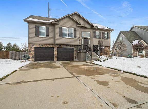 3rd image of 3225 N 123rd Ter