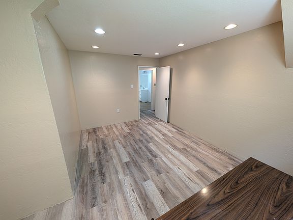4th image of 163 Gifford Ave APT B