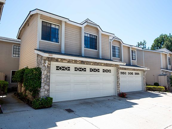 2nd image of 2620 Elden Ave #5
