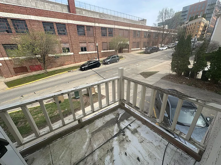 203 S Henry St — Photo 12