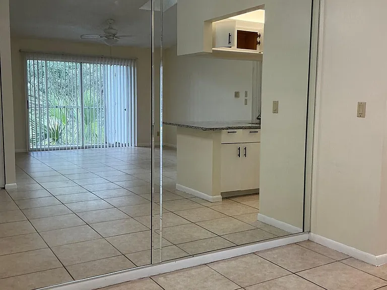 2506 SE Anchorage Cv #C-3 — Photo 7