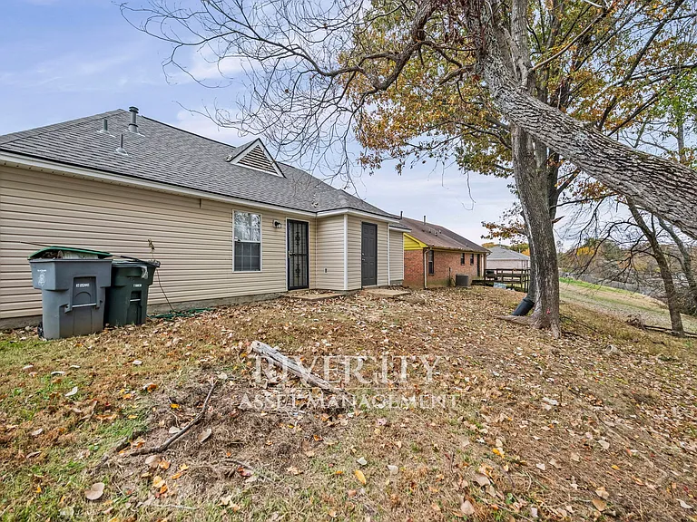 2516 Wellons Ave — Photo 3