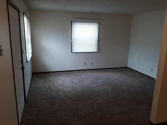 4th image of 1010 & 1012 Delaware Ave #1012