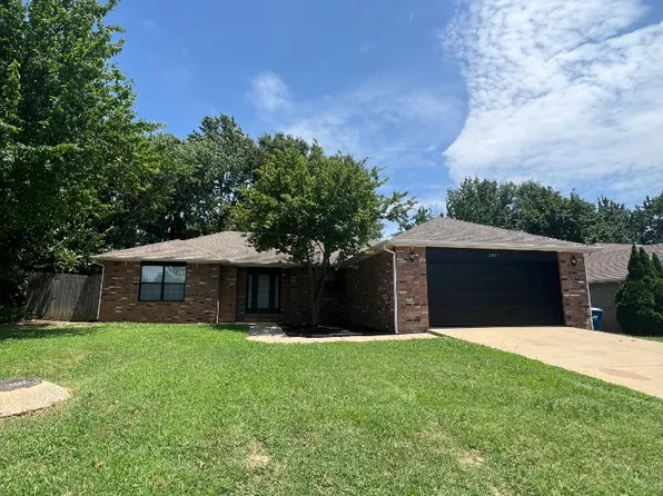 2007 SE South St, Bentonville, AR 72712