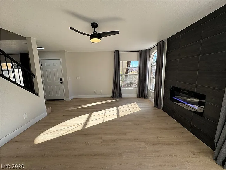 8464 Blue Island Ave — Photo 10