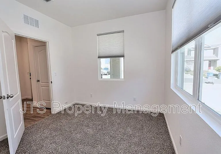 3217 Sunny Gate Ln — Photo 45